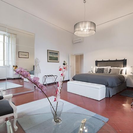 Old Bridge: Historical And Chic Apartment فلورنس المظهر الخارجي الصورة